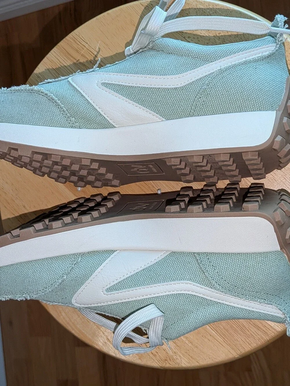 Dolce Vita Women's Light Mint Green Canvas Sneakers with White Swoosh Size 9